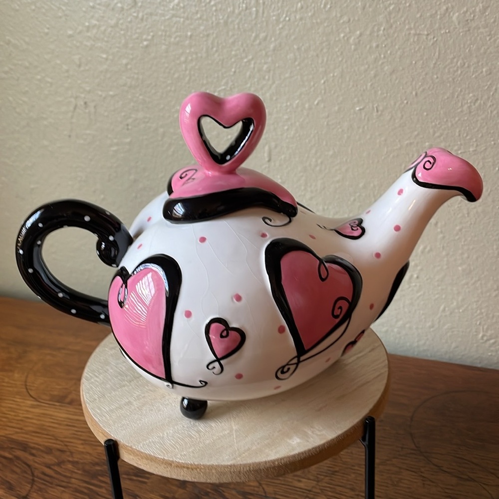 Vintage So Cute!!! Hearts and Polka Dot Ceramic Teapot. Black, Pink & White